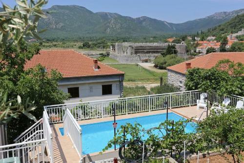 Apartments With A Swimming Pool Ston (peljesac) - 10208