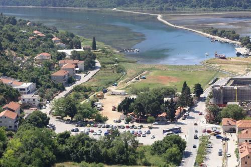 Apartments With A Swimming Pool Ston (peljesac) - 10208