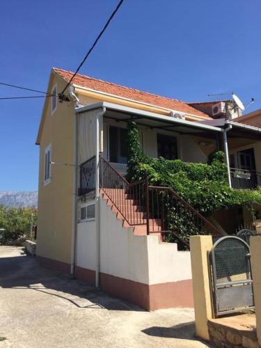 Apartments By The Sea Sucuraj (hvar) - 2058