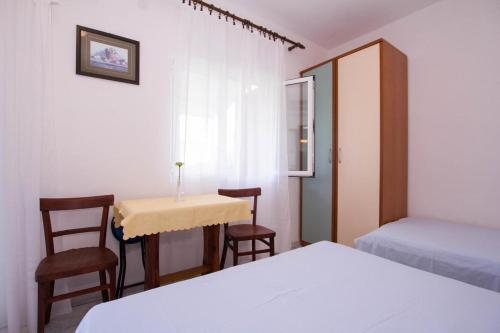 Apartments By The Sea Sucuraj (hvar) - 566