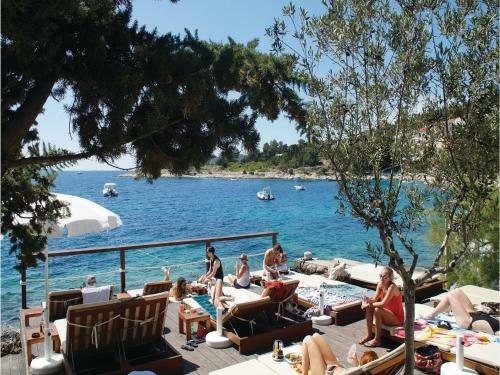 Apartment Sucuraj With Sea View 09