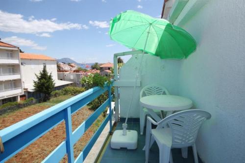 Apartments By The Sea Sucuraj (hvar) - 3589