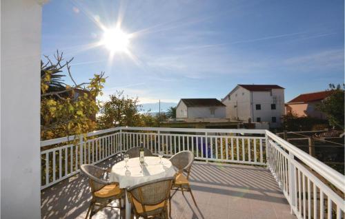 Apartment Sucuraj With Sea View 10