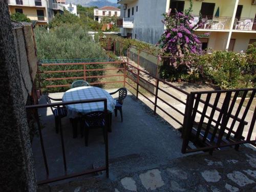 Apartments By The Sea Sucuraj (hvar) - 14736