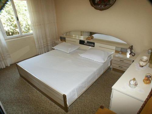 Apartments By The Sea Sucuraj (hvar) - 590
