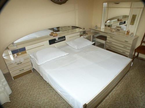 Apartments By The Sea Sucuraj (hvar) - 590