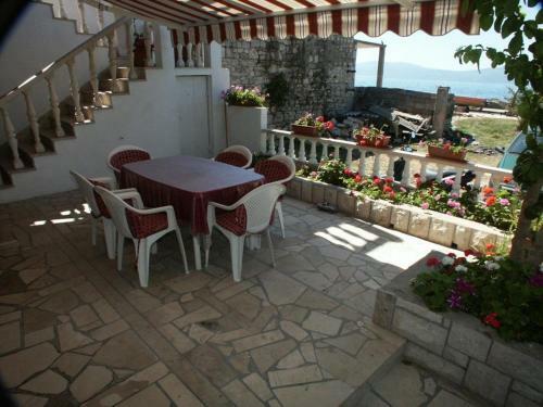 Apartments By The Sea Sucuraj (hvar) - 590