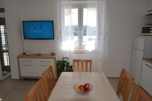 Family Friendly Seaside Apartments Sumartin (brac) - 5771