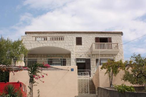 Family Friendly Seaside Apartments Sumartin (brac) - 5771