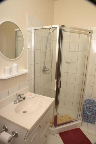 Hostal Apartments And Rooms With Parking Space Sumartin (brac) - 757