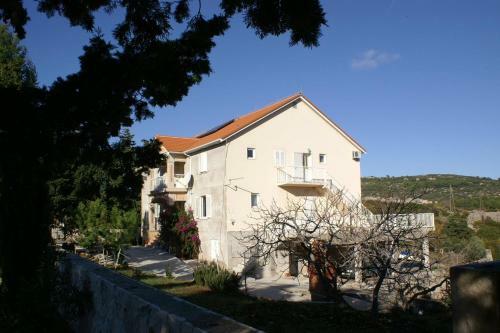 Hostal Apartments And Rooms With Parking Space Sumartin (brac) - 757