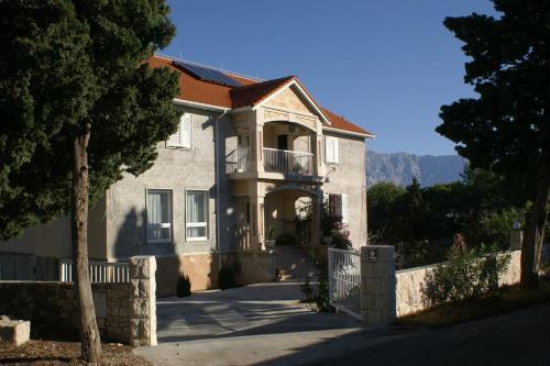 Hostal Apartments And Rooms With Parking Space Sumartin (brac) - 757