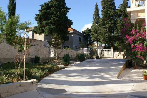 Hostal Apartments And Rooms With Parking Space Sumartin (brac) - 757
