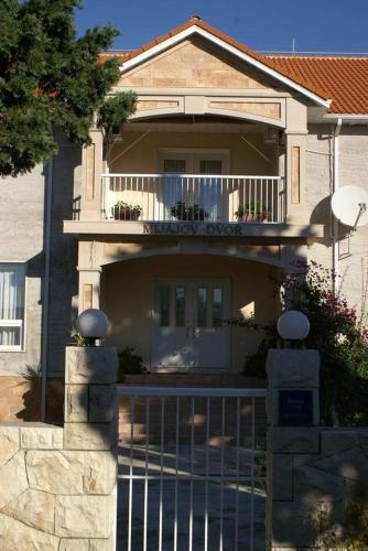 Hostal Apartments And Rooms With Parking Space Sumartin (brac) - 757