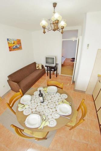 Apartments With A Parking Space Sumartin (brac) - 12487