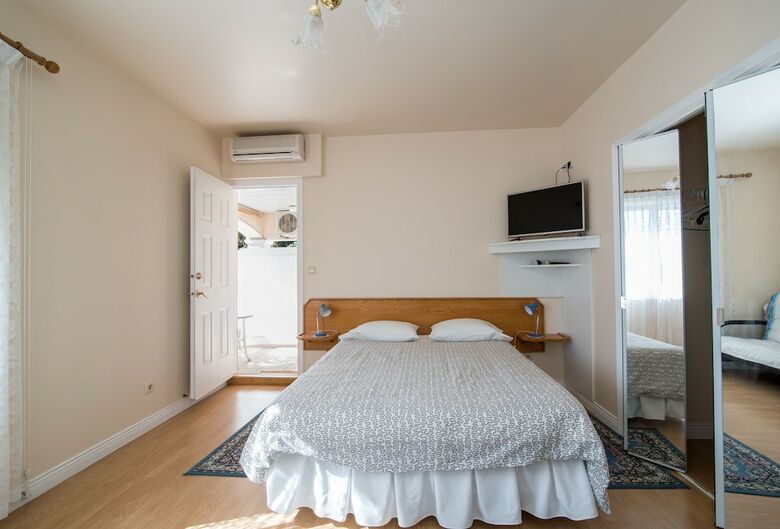 Hostal Apartments Mijajov Dvor