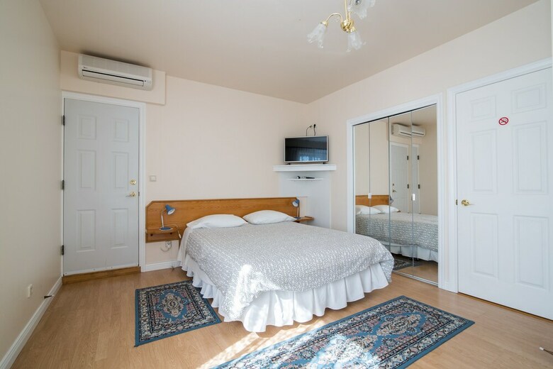 Hostal Apartments Mijajov Dvor