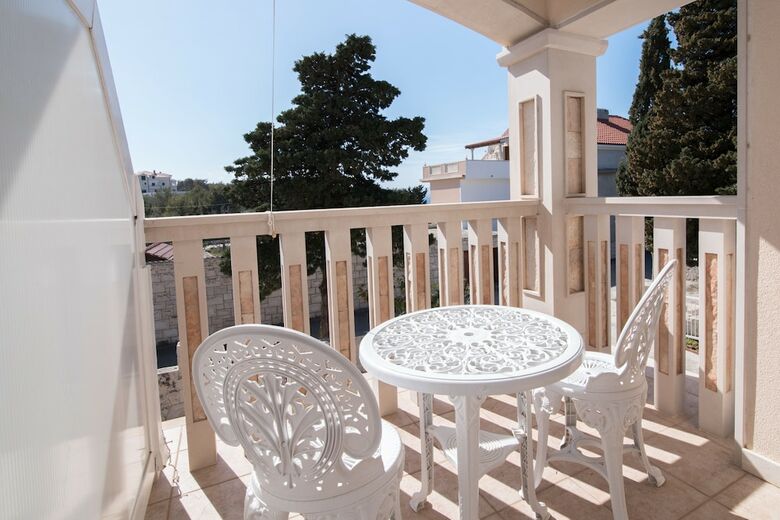 Hostal Apartments Mijajov Dvor
