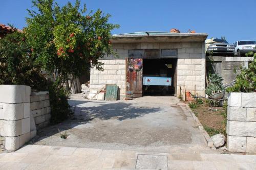Apartments By The Sea Sumartin (brac) - 5615