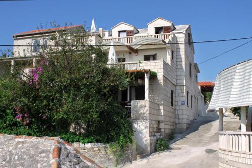 Apartments By The Sea Sumartin (brac) - 5615