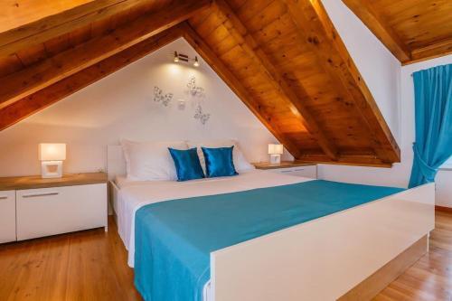 Seaside Luxury Villa With A Swimming Pool Supetar (brac) - 12371