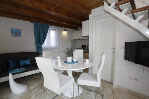 Seaside Luxury Villa With A Swimming Pool Supetar (brac) - 12371