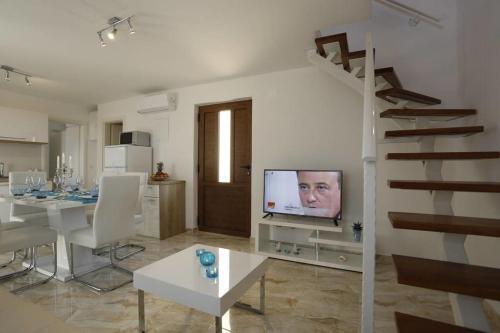 Seaside Luxury Villa With A Swimming Pool Supetar (brac) - 12371