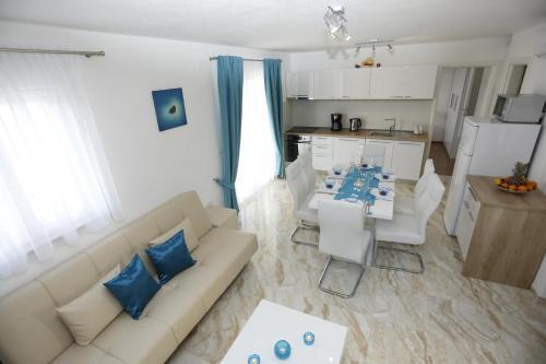 Seaside Luxury Villa With A Swimming Pool Supetar (brac) - 12371