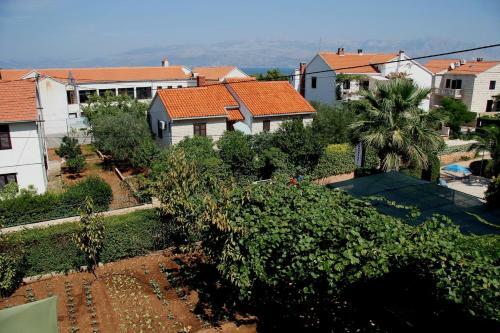 Apartments With A Parking Space Supetar (brac) - 14426