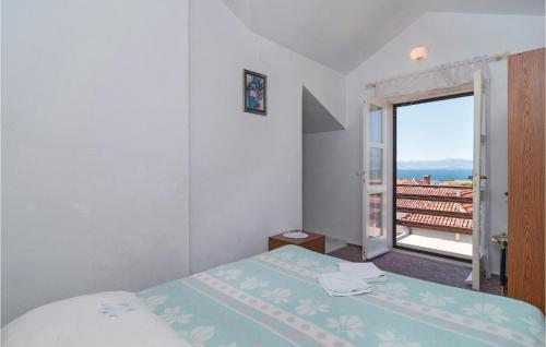 Three-bedroom Apartment In Supetar
