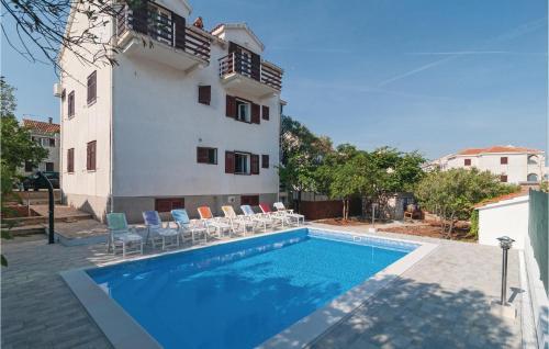 Three-bedroom Apartment In Supetar