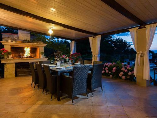 Holiday Home Villa Mutnik