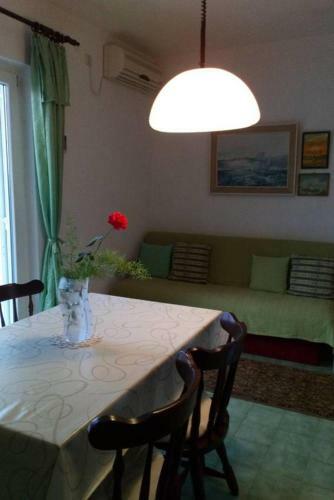 Apartments With A Parking Space Mirca (brac) - 730
