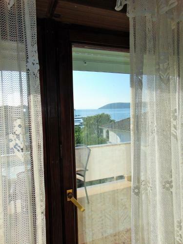 Apartment In Supetarska Draga 34570