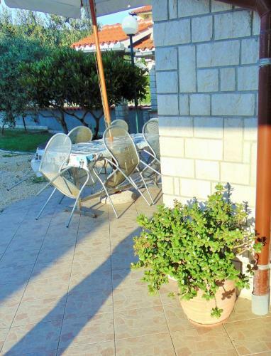 Apartment In Supetarska Draga 34570
