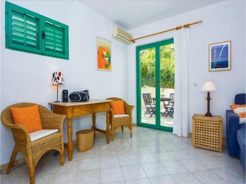 Four-bedroom Holiday Home In Sutivan