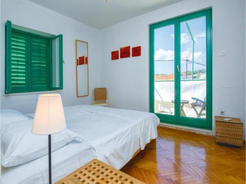 Four-bedroom Holiday Home In Sutivan