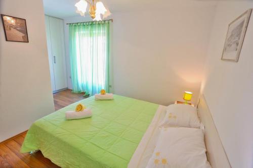 Apartments With A Parking Space Sutivan (brac) - 752