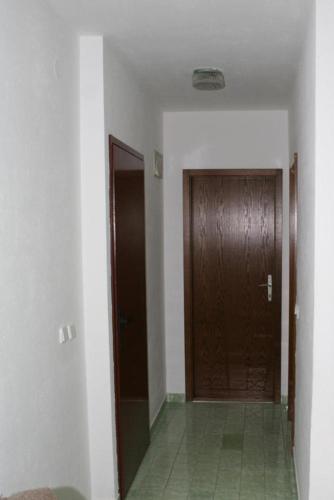 Apartments With A Parking Space Sutivan (brac) - 752