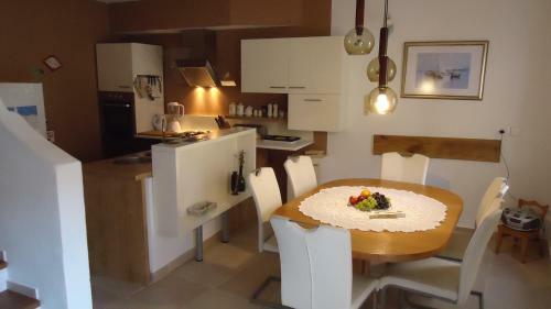 Seaside Holiday House Sutivan (brac) - 16300