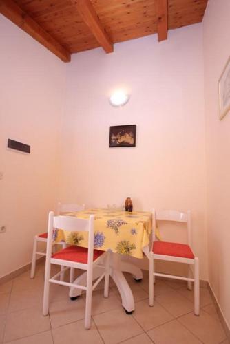 Apartments By The Sea Sutomiscica (ugljan) - 912