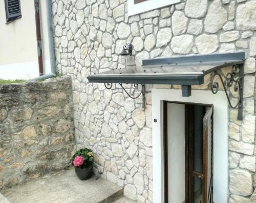 Holiday House Little Precious