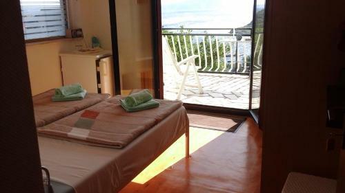 Hostal Rooms Marica