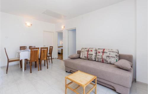 Three-bedroom Apartment In Sv.juraj