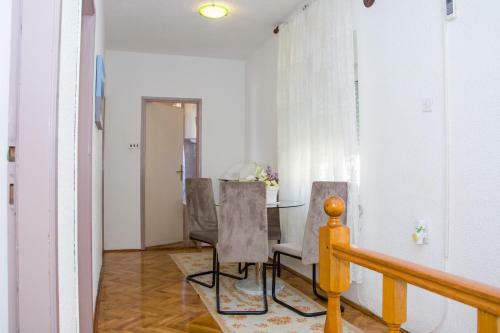 Apartment Kata