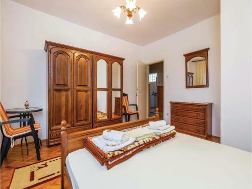 Apartment Lopci I