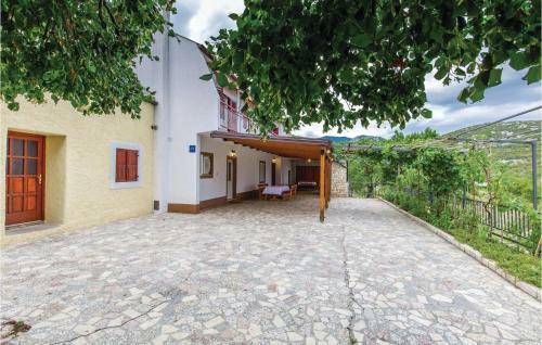 Apartment Lopci I