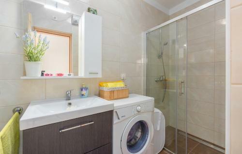 Hostal Apartments Marinela Korsa