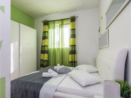 Five-bedroom Holiday Home In Sveti Petar