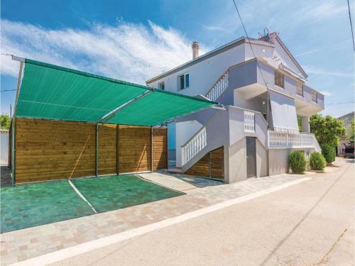 Five-bedroom Holiday Home In Sveti Petar